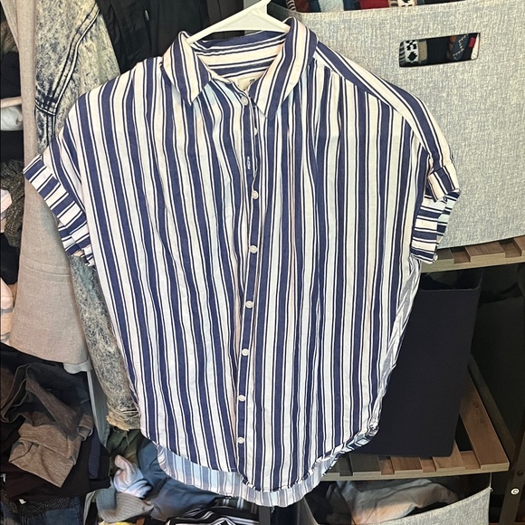 Madewell Tops - Madewell 100% cotton oversized blue and white striped top